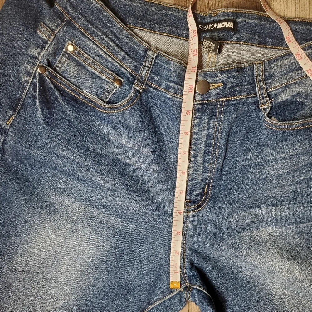 Fashion Nova Stretchy Blue Skinny Jeans Size 15/16 NWOT